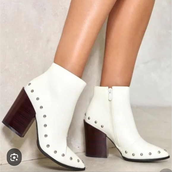 NASTY GAL Stud bye white faux leather silver studded chunky heel ankle boots 4 - Picture 1 of 8